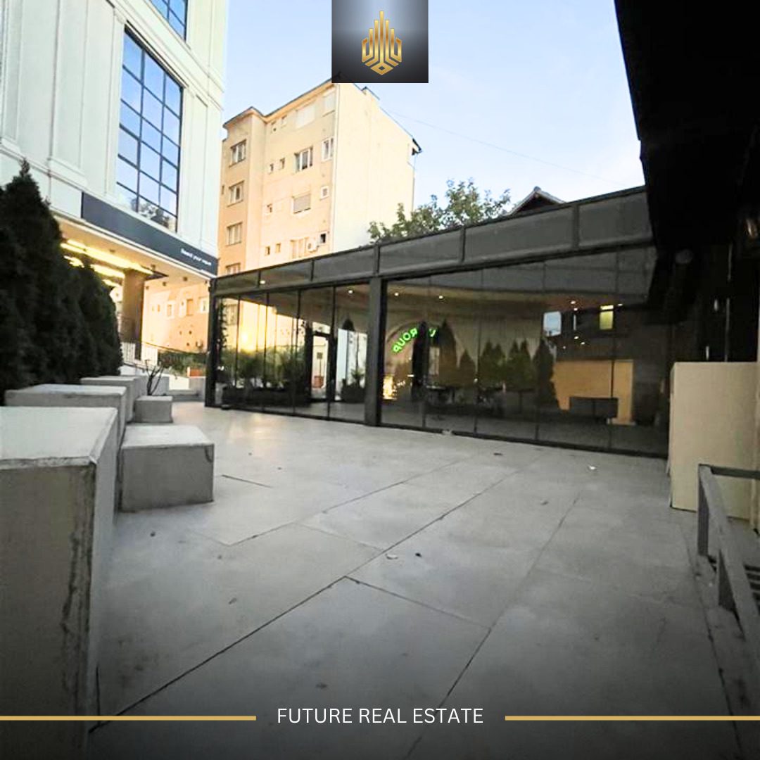 Lokal me QERA/200m² 4
