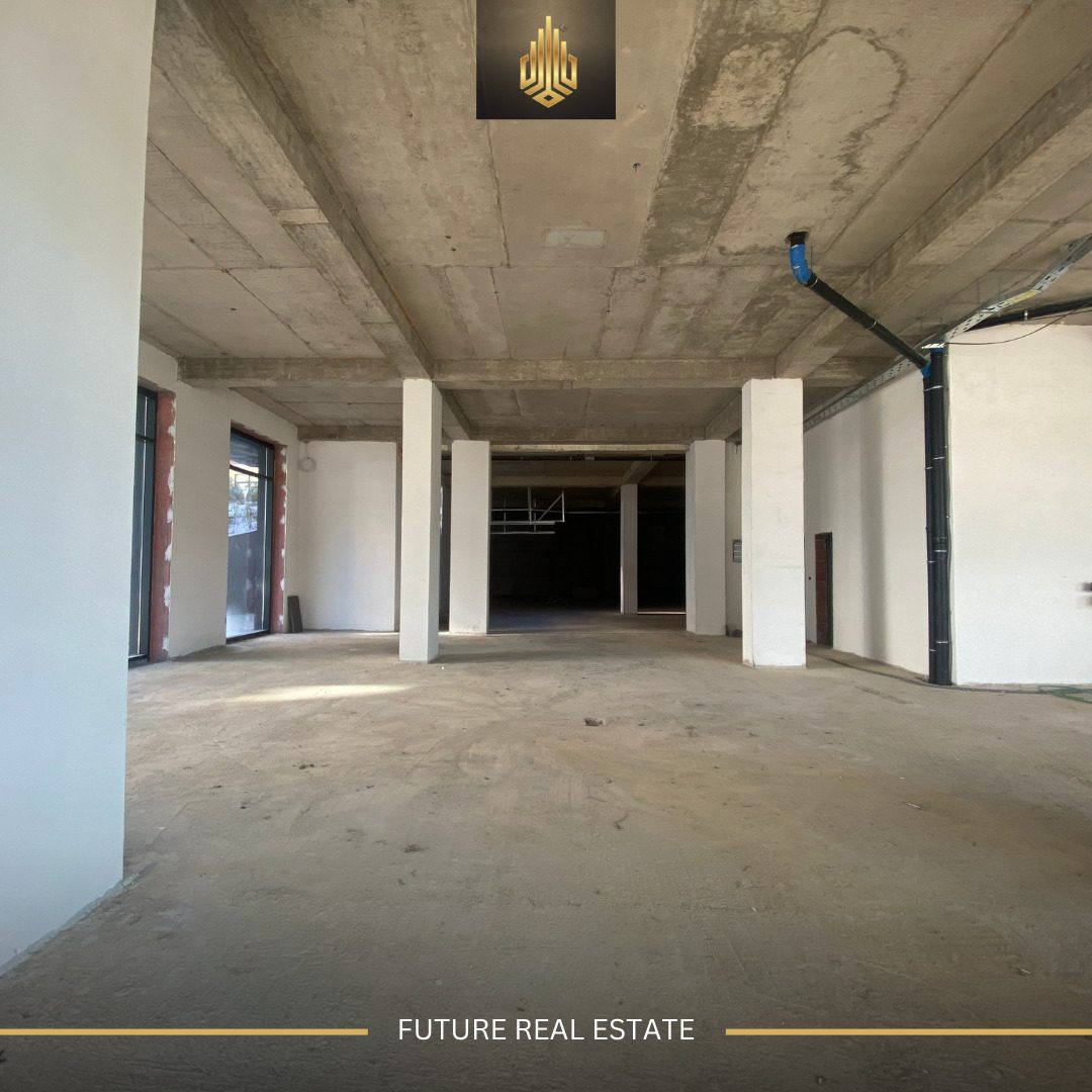Lokal me QERA/283m² 4