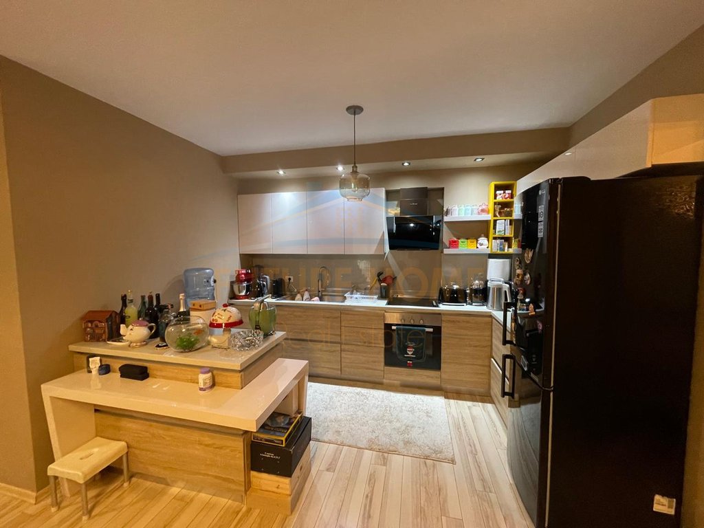 Shitet, Apartament 2+1+2, Qytet Studenti, Tiranë 3