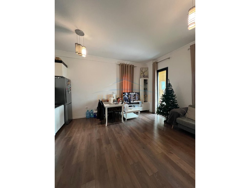 Shitet, Apartament 2+1+2, Square 21, Rruga e Kavajës 2
