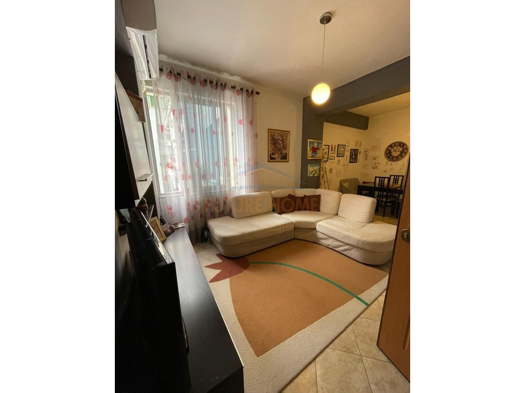 Shitet, Apartament 2+1 , Rruga e Kavajës,Tiranë