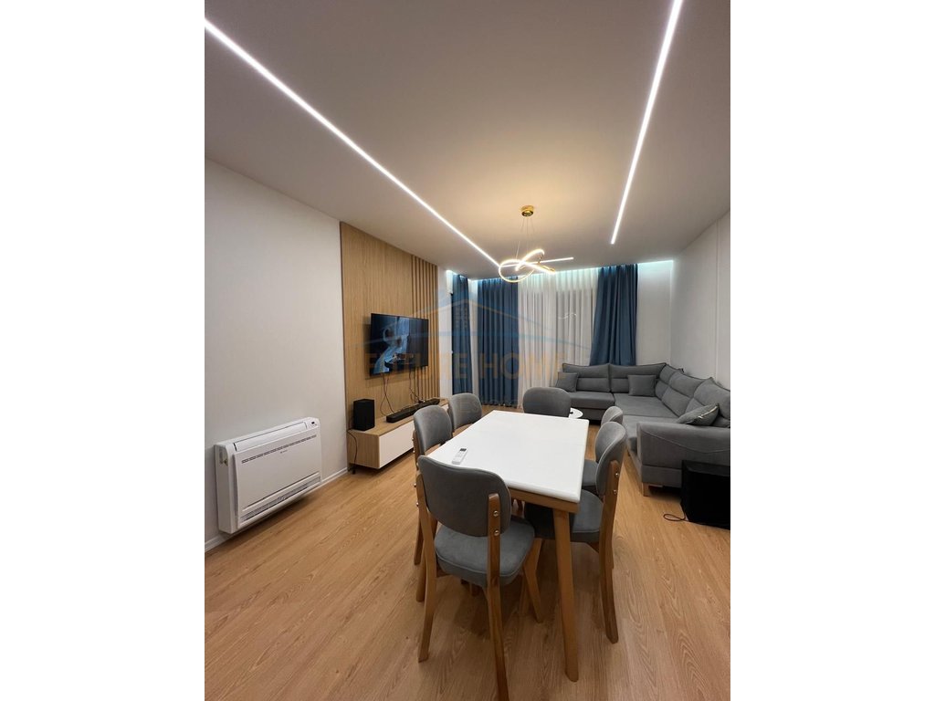 Shitet, Apartament 2+1, Kompleksi Univers City, Tiranë.