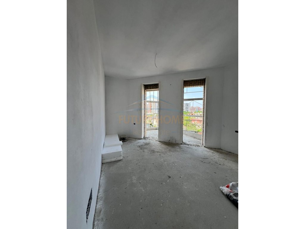 Shitet, Apartament 2+1+2, ish Fusha e Aviacionit, Tiranë. 4