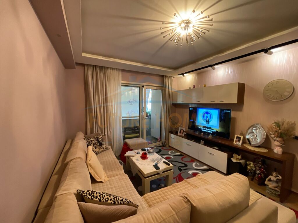 Shitet, Apartament 2+1, Liqeni i Thate, Tirane