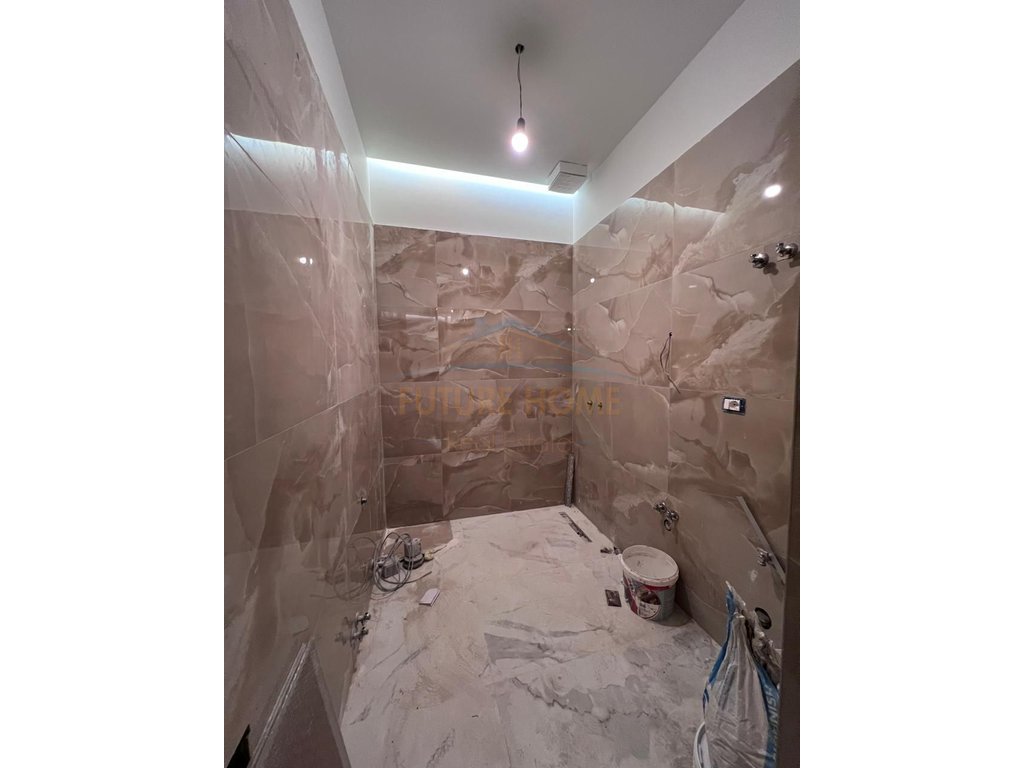 Shitet, Apartament 1+1, Materniteti i Ri