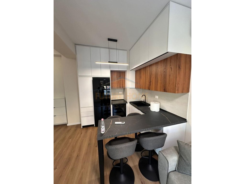 Shitet, Apartament 1+1, Tiranë. 2