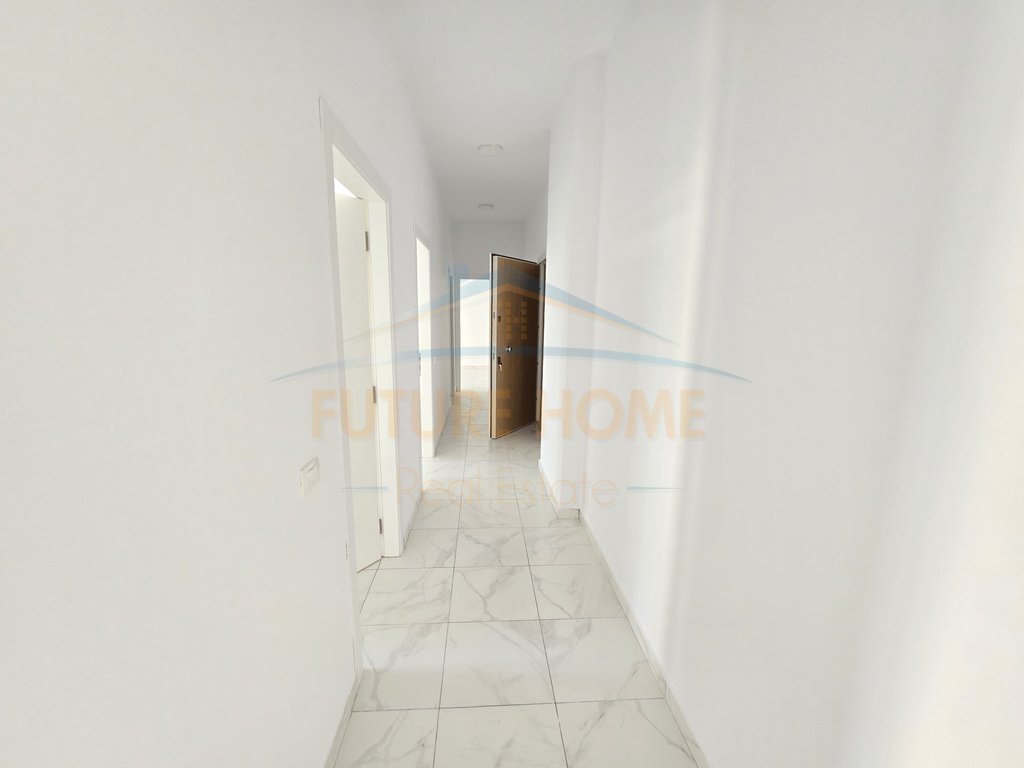 Qira, Apartament 2+1+2 (Per Zyra ose Banim), Rruga e Kavajes, Mbrapa SQ21,Tirane