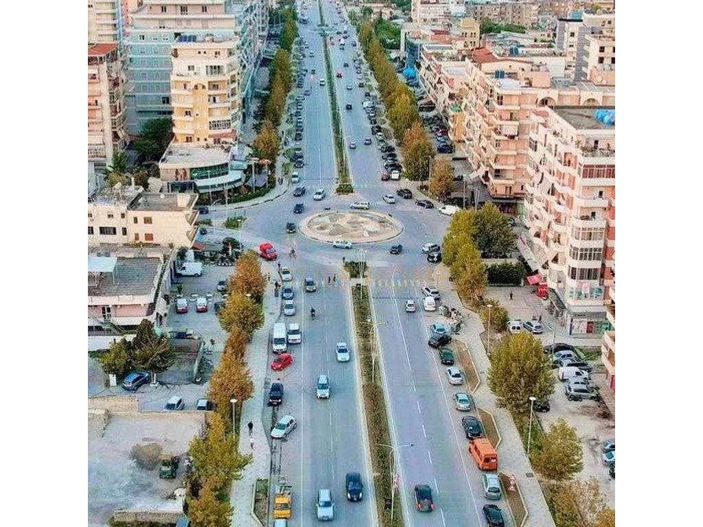 Shitje, Ambient Biznesi,Rruga Transballkanike, Vlore