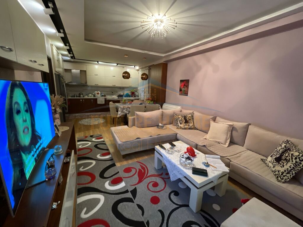 Shitet, Apartament 2+1, Liqeni i Thate, Tirane 2