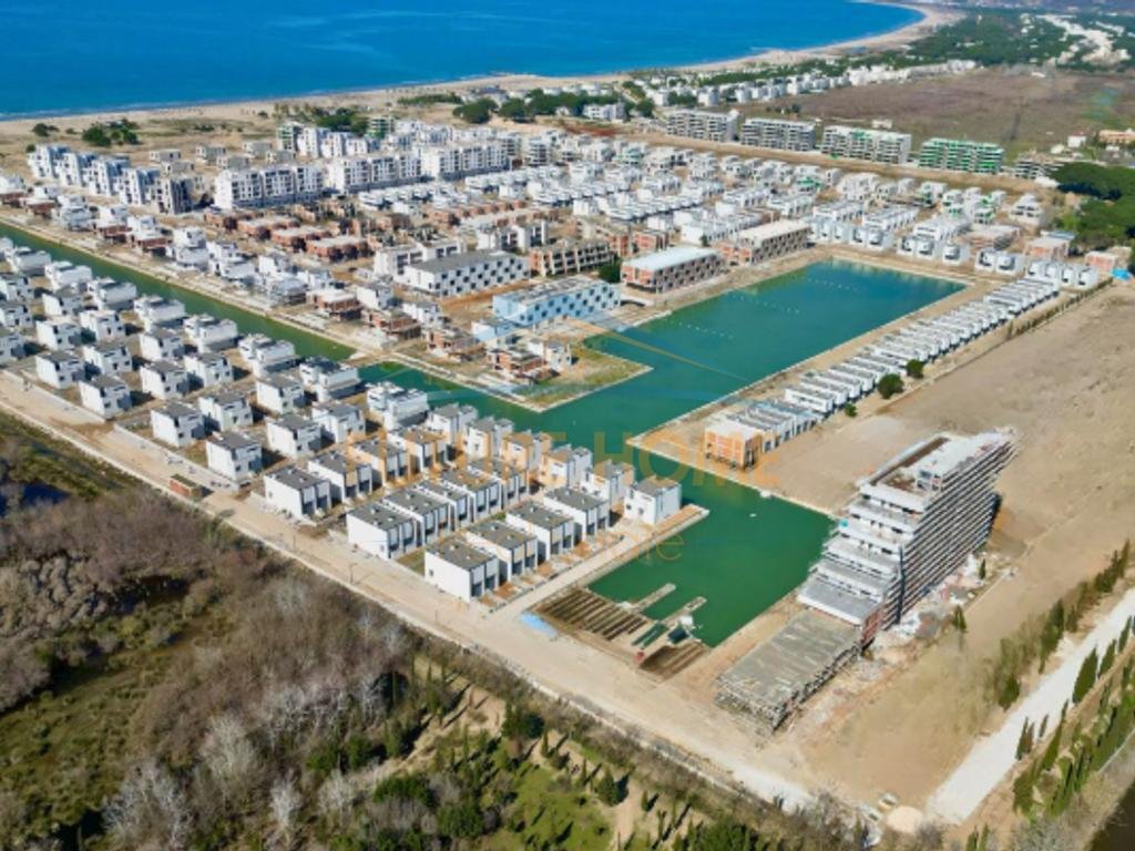 Shitet Vile, bashkangjitur Turquoise Marina , Durres/ Lalez