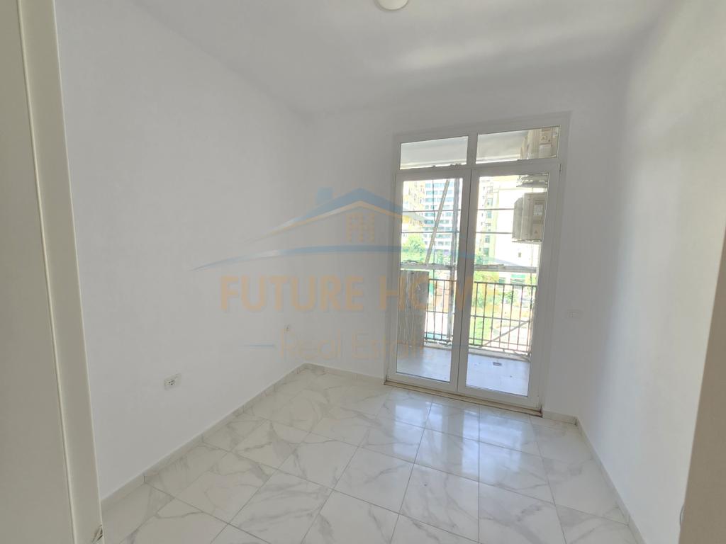 Qira, Apartament 2+1+2 (Per Zyra ose Banim), Rruga e Kavajes, Mbrapa SQ21,Tirane