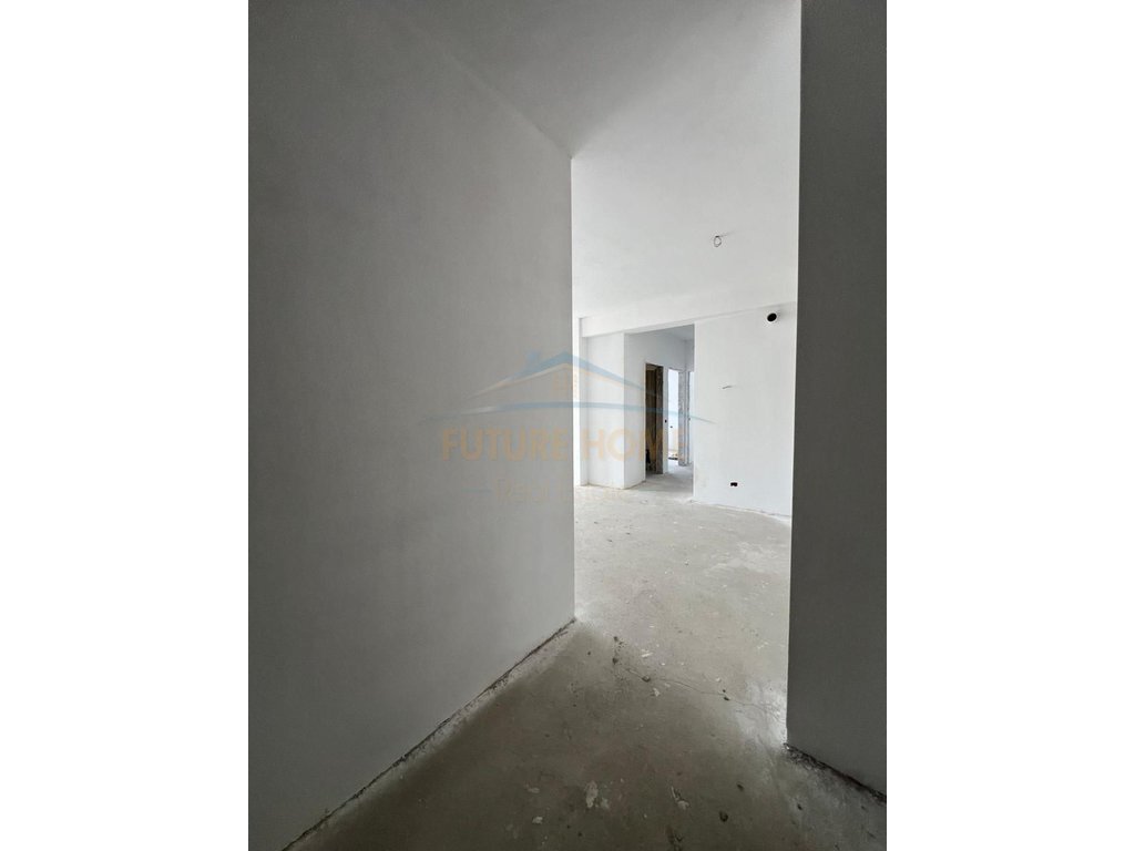 Shitet, Apartament 2+1+2, ish Fusha e Aviacionit, Tiranë. 3