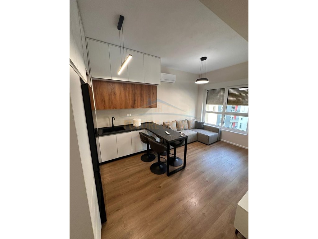 Shitet, Apartament 1+1, Tiranë.
