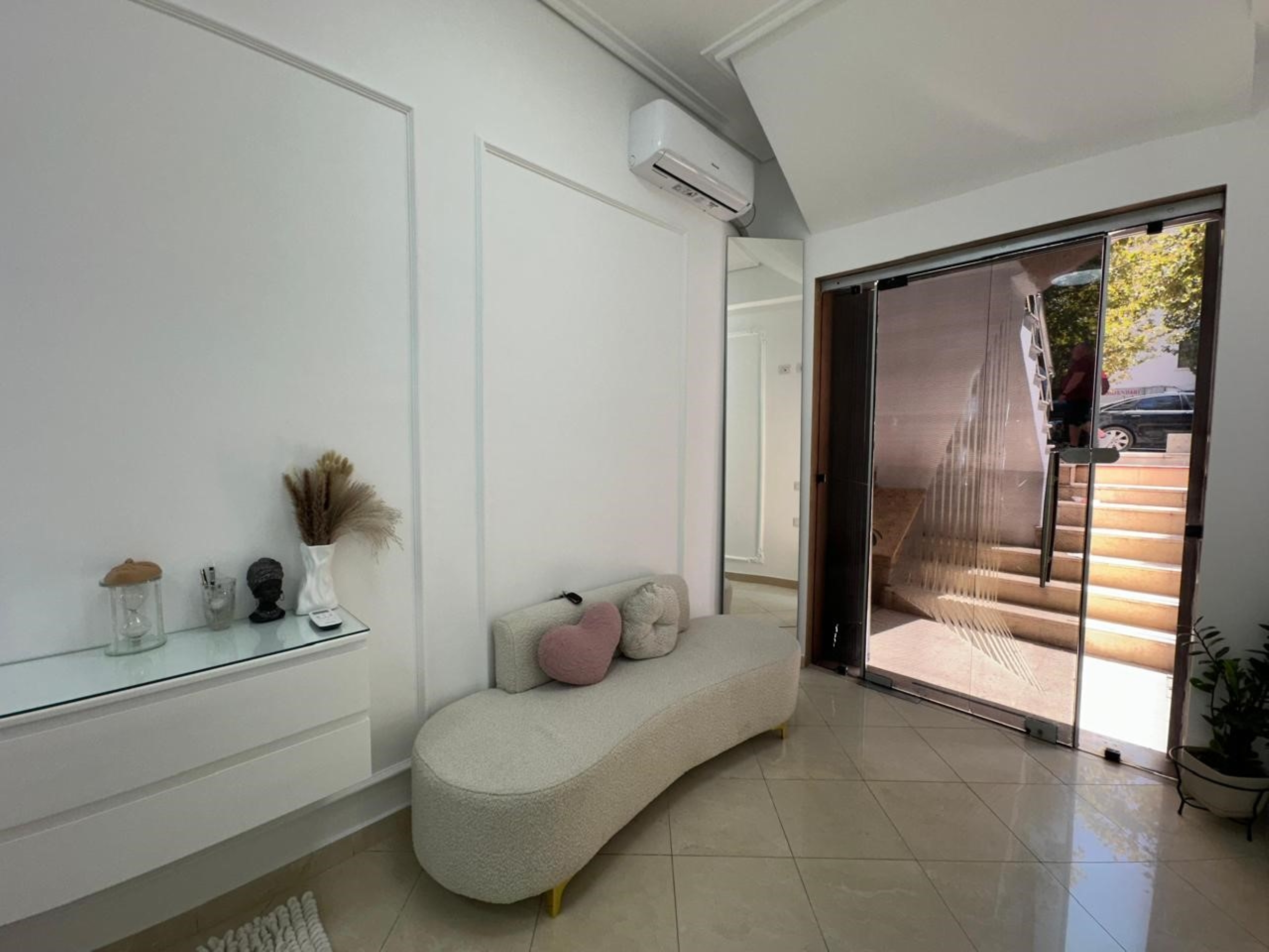 🏢 AMBIENT KOMERCIAL ME QIRA – VLORË