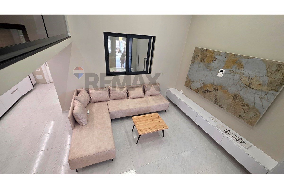 🏡 OFERTË E VEÇANTË ME QIRA – DUPLEKS MODERN PRANË SHKOLLËS “ALI DEMI”, VLORË 3