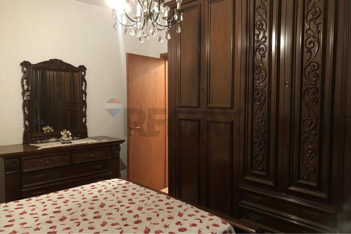 Apartament 3+1 për Qira – Lungomare, Vlorë 4