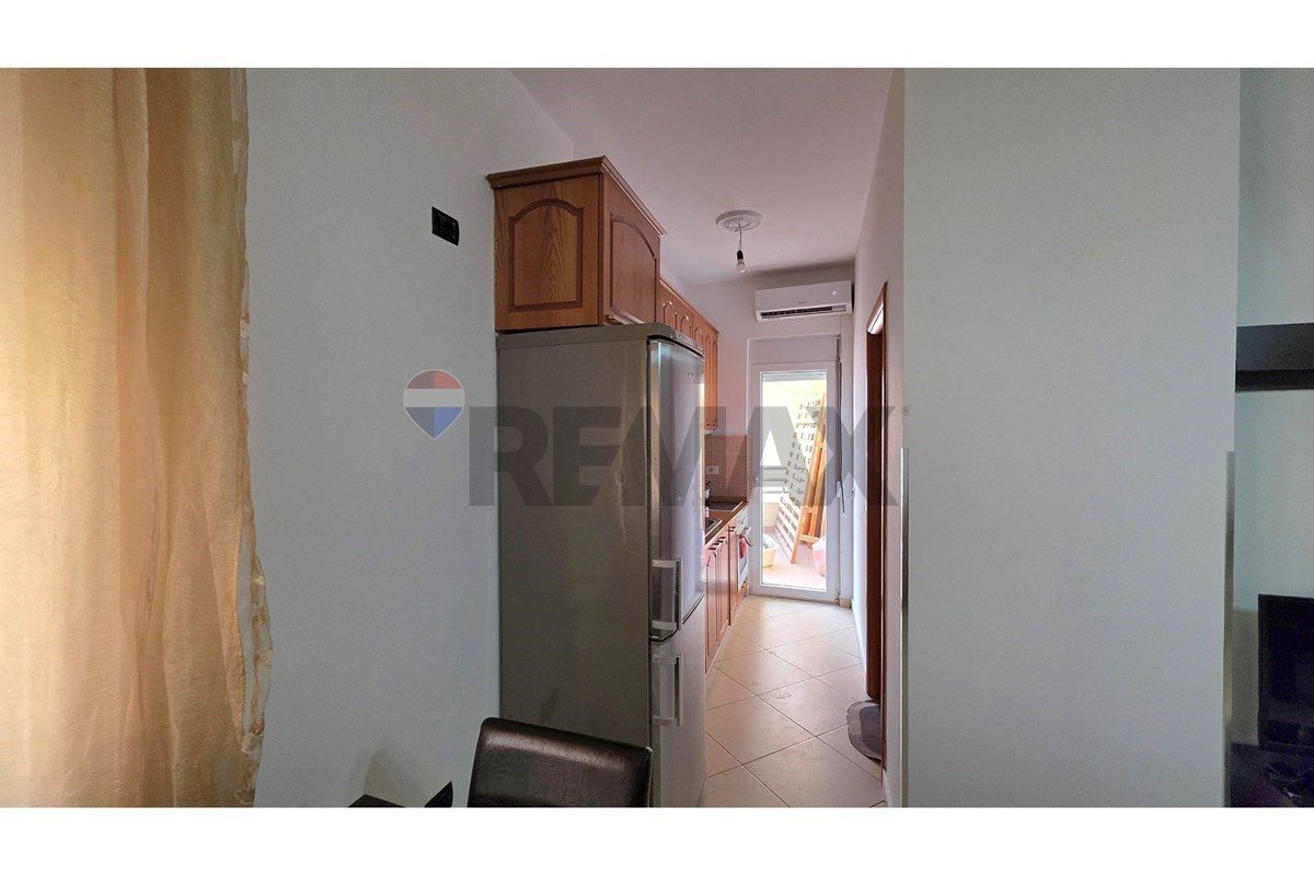 🏡 APARTAMENT 1+1 ME QIRA – LUNGOMARE, VLORË 🌊 3