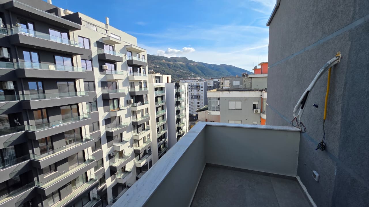🌊 APARTAMENT 2+1+2 PËR SHITJE – LUNGOMARE, VLORË 🏡 4