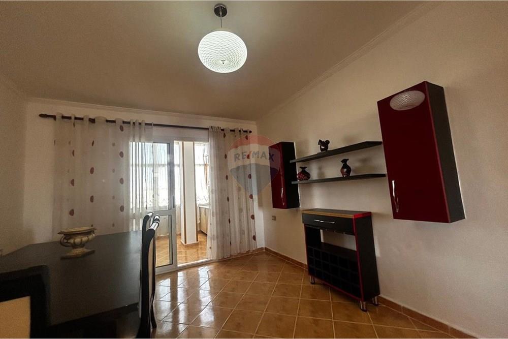 Shitet apartament 2+1+2 4