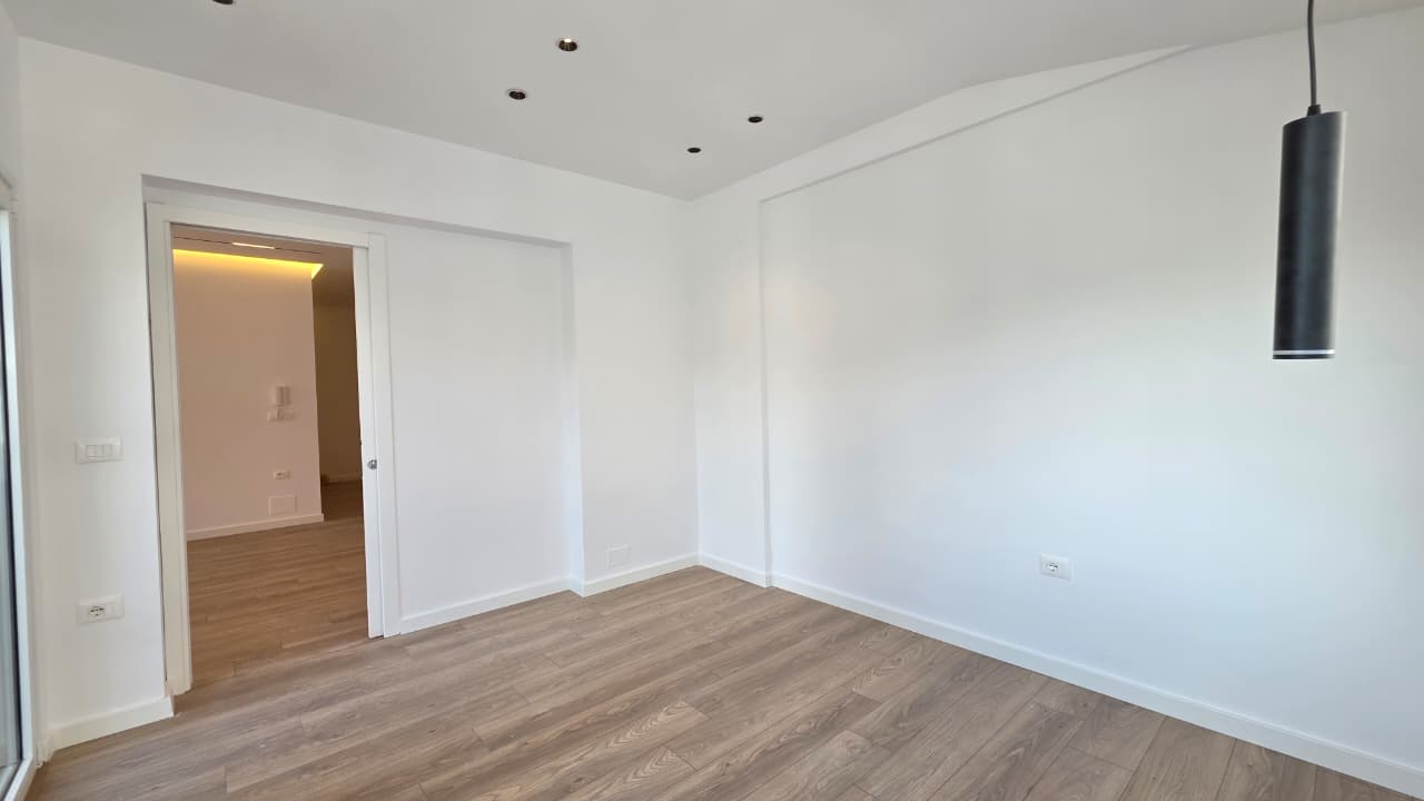 🌊 APARTAMENT 2+1+2 PËR SHITJE – LUNGOMARE, VLORË 🏡