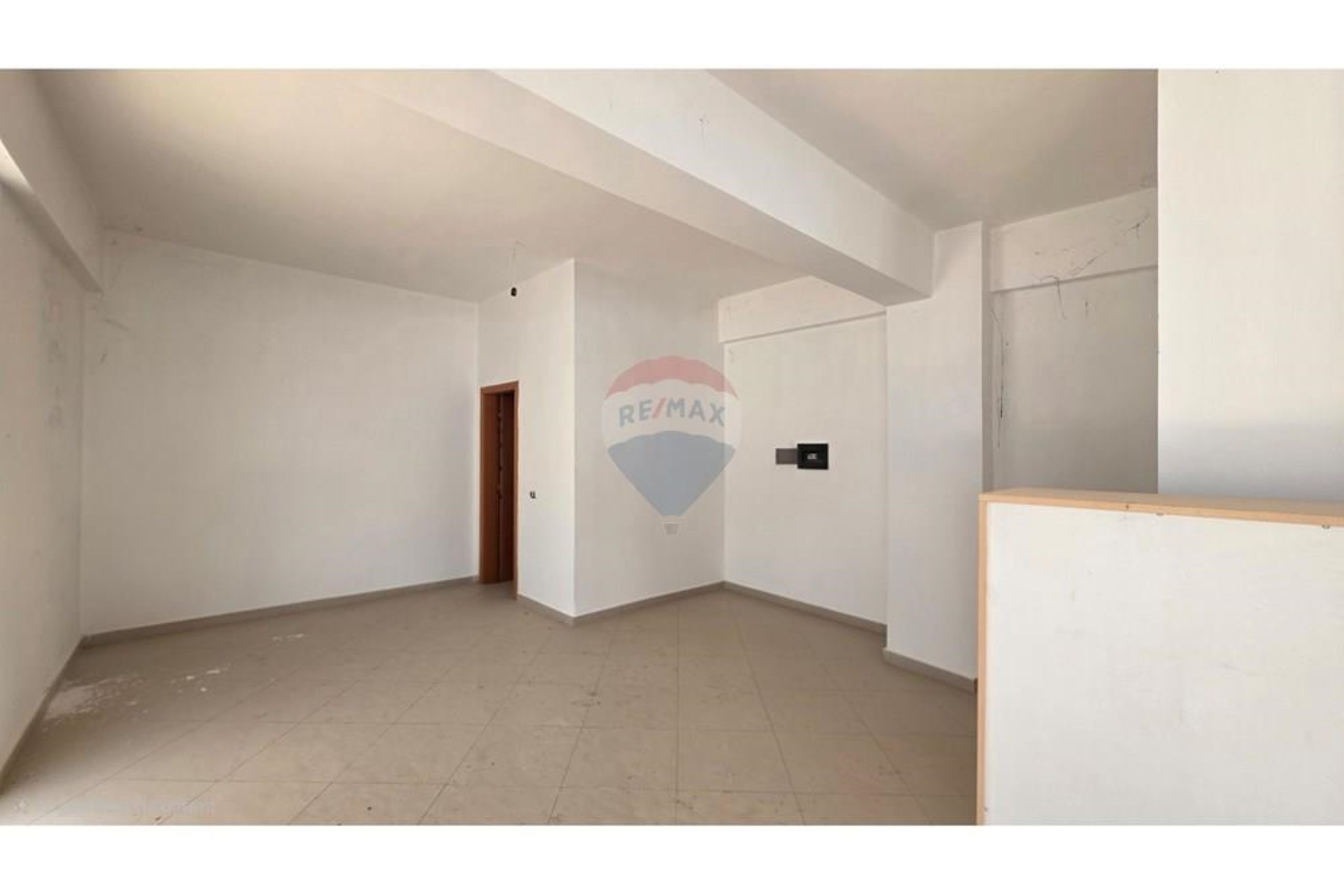 🏢 DYQAN PËR SHITJE – ORIKUM, VLORË | ÇMIM OKAZION 🔑