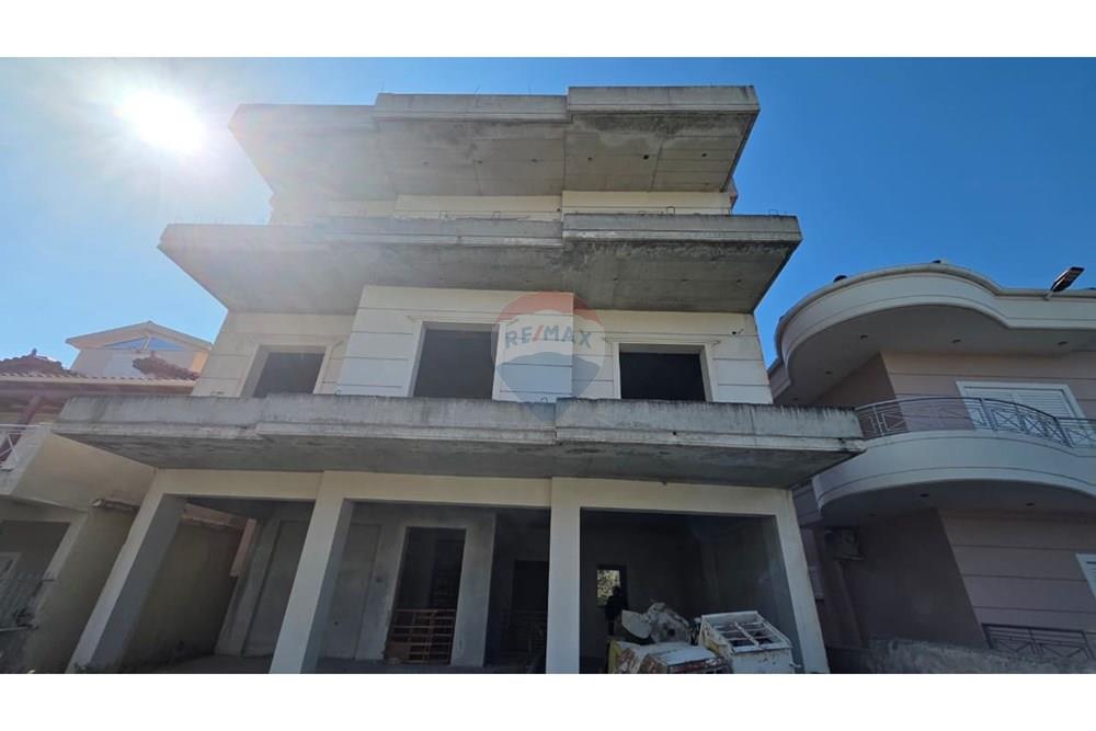 Godine 3-kateshe për Shitje në Vlorë