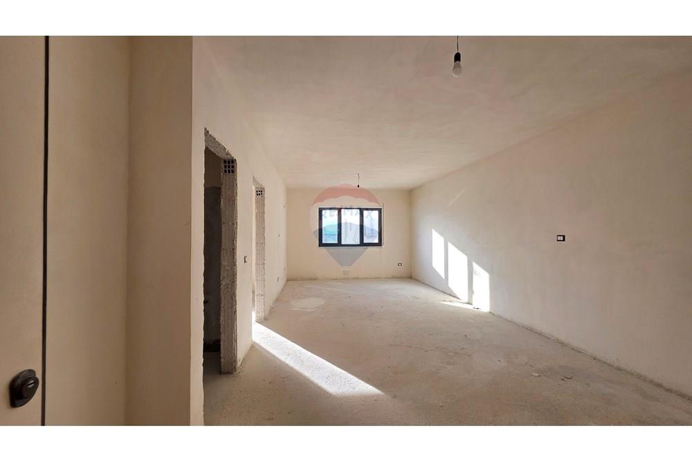 Apartament 1+1 ne shitje ne Vlore. 3