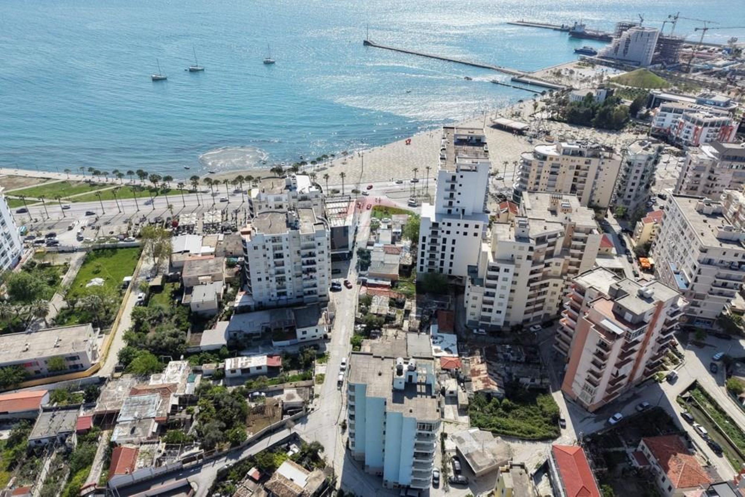 APARTAMENT 1+1 PËR SHITJE – LUNGOMARE, VLORË