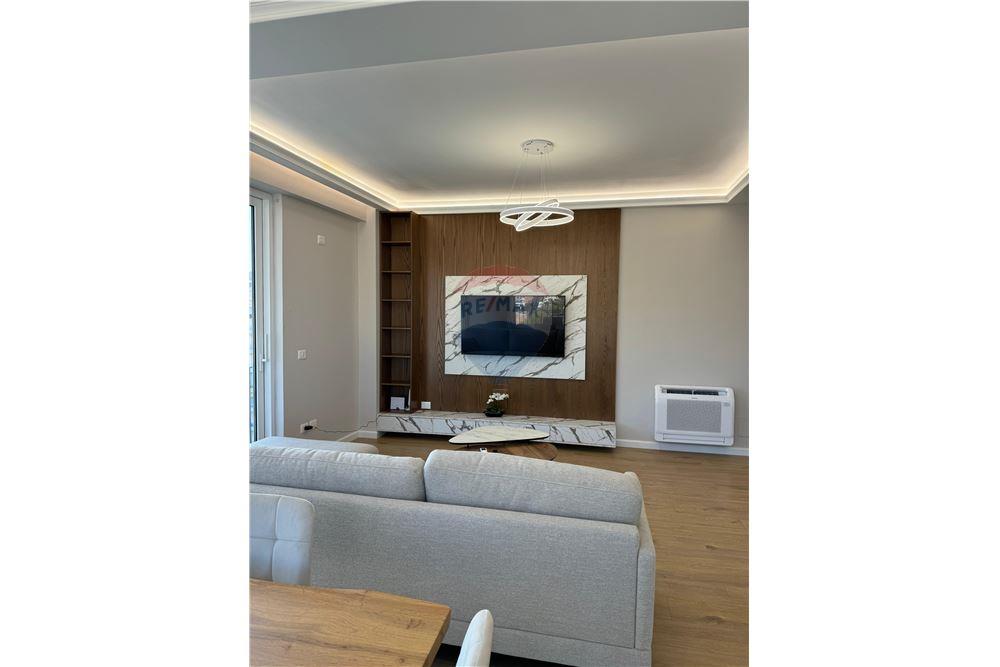 Apartament 2+1 ne shitje ne rrugen Pelivana Leskaj 4