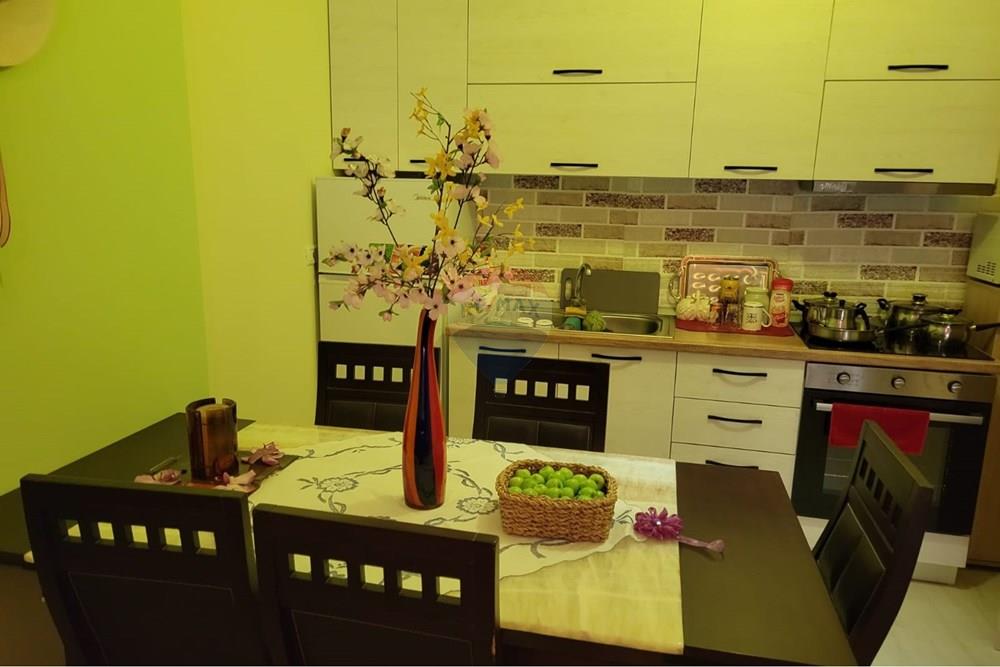 Apartament 2+1 me qera ne Lungomare, Vlore 2