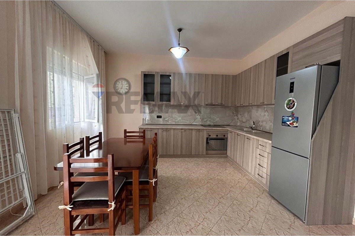 🏡 APARTAMENT 2+1+2 ME QIRA – Blv.Ismail Qemali, VLORË 2