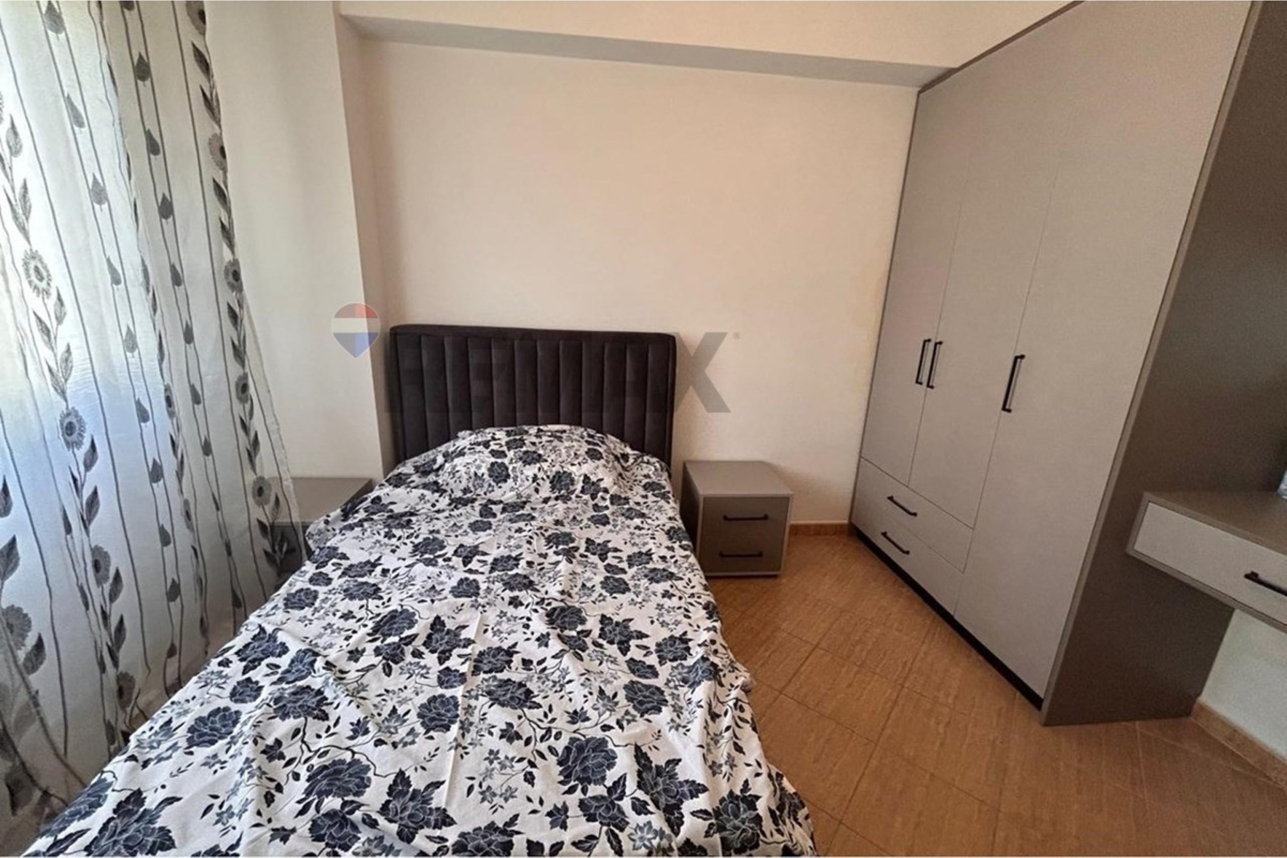 APARTAMENT 3+1 PËR QIRA – LUNGOMARE, VLORË 4