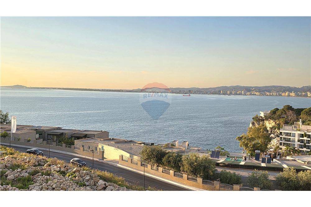Apartament 2+1+2 me pamje nga deti mbi Marina Bay 2