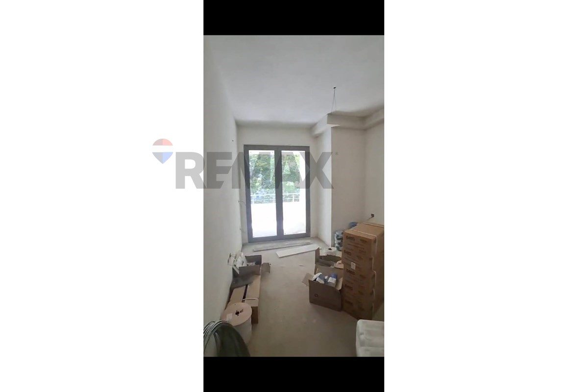 APARTAMENT 1+1 PËR SHITJE NË VLORË 4