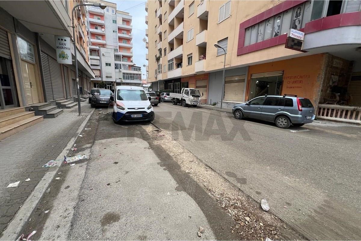 Dyqan për Shitje – Rruga Lef Sallata, Vlorë