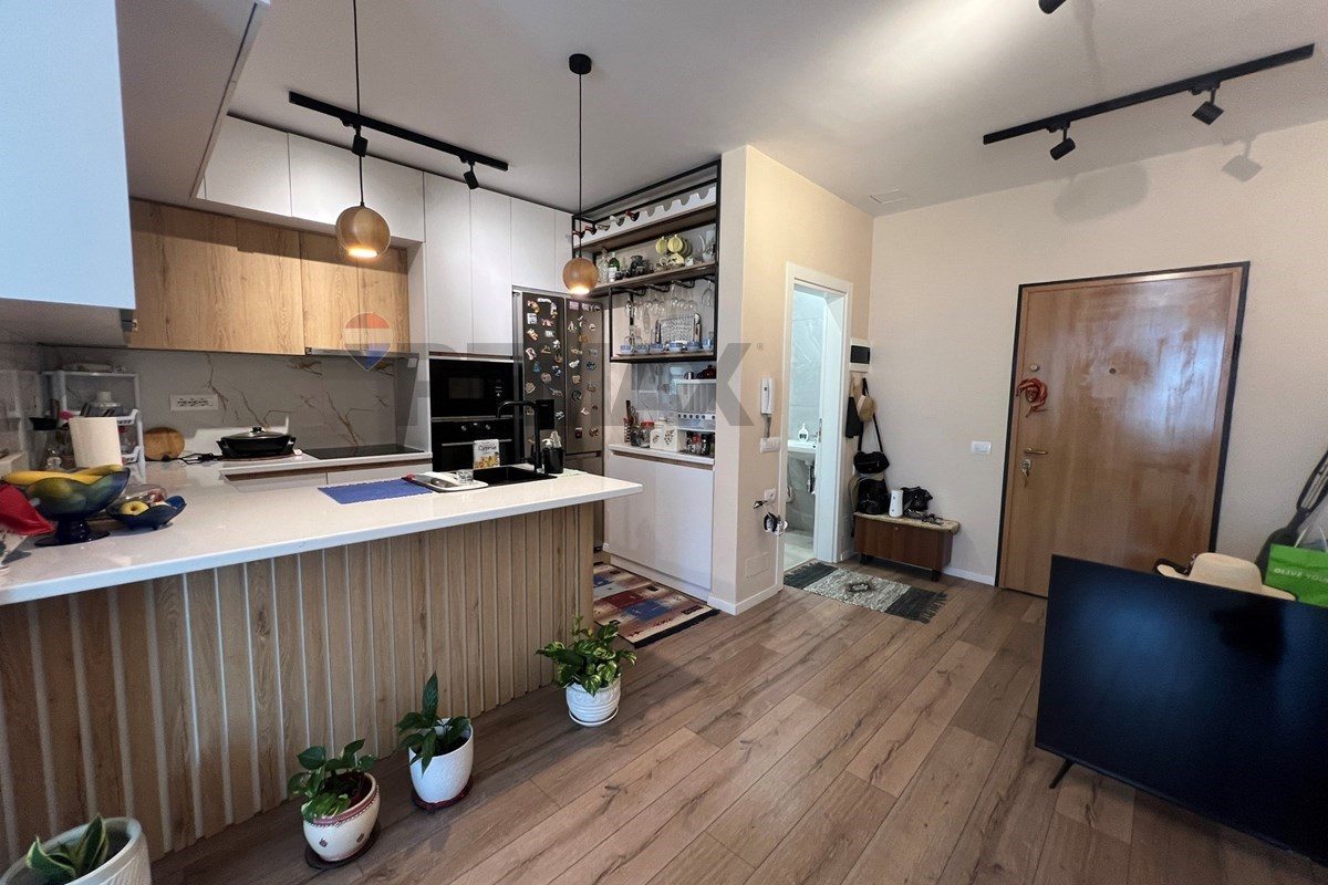 🏡 APARTAMENT 2+1 PËR SHITJE – PRANË CONAD, VLORË