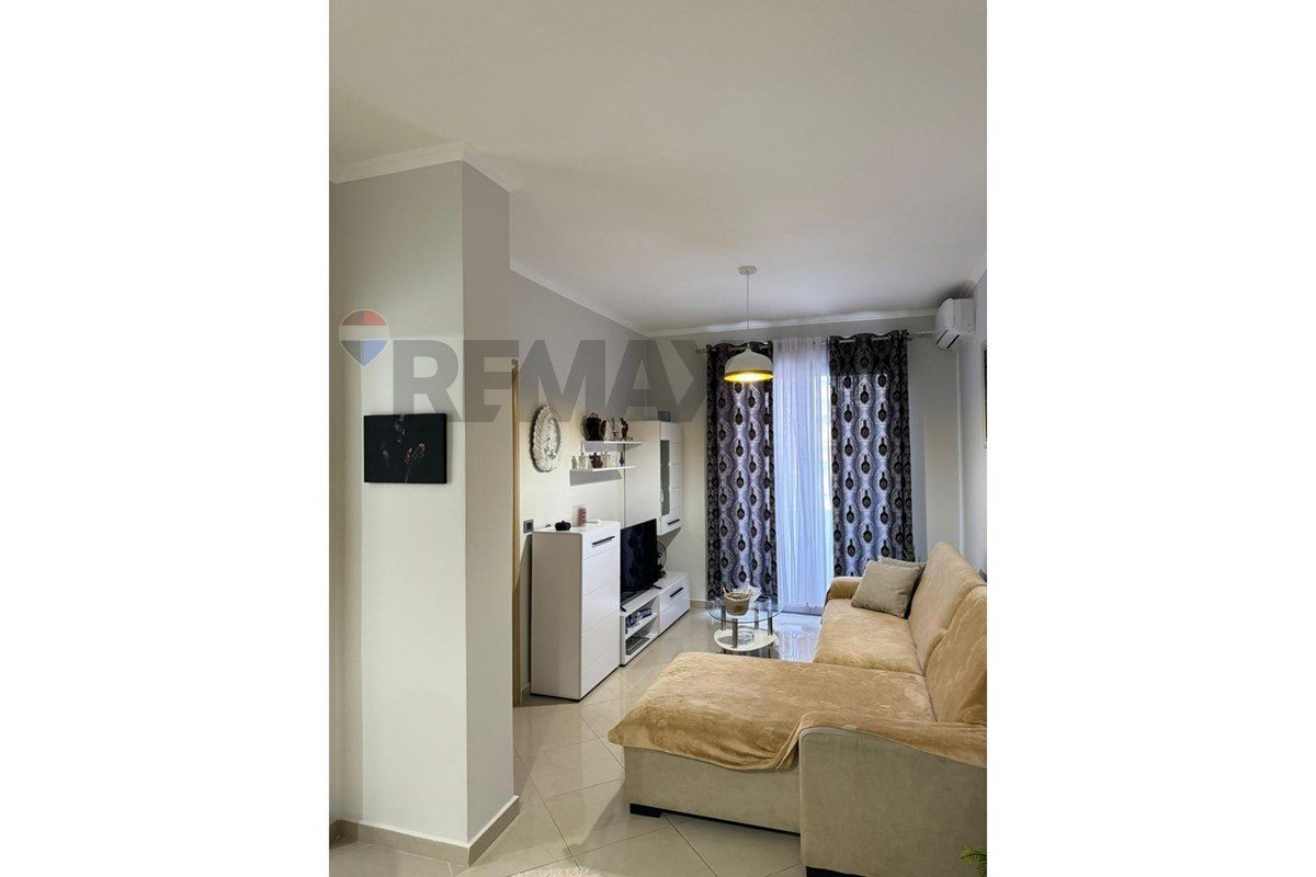 🏢 APARTAMENT 2+1+2 ME QIRA – BULEVARDI, VLORË 2