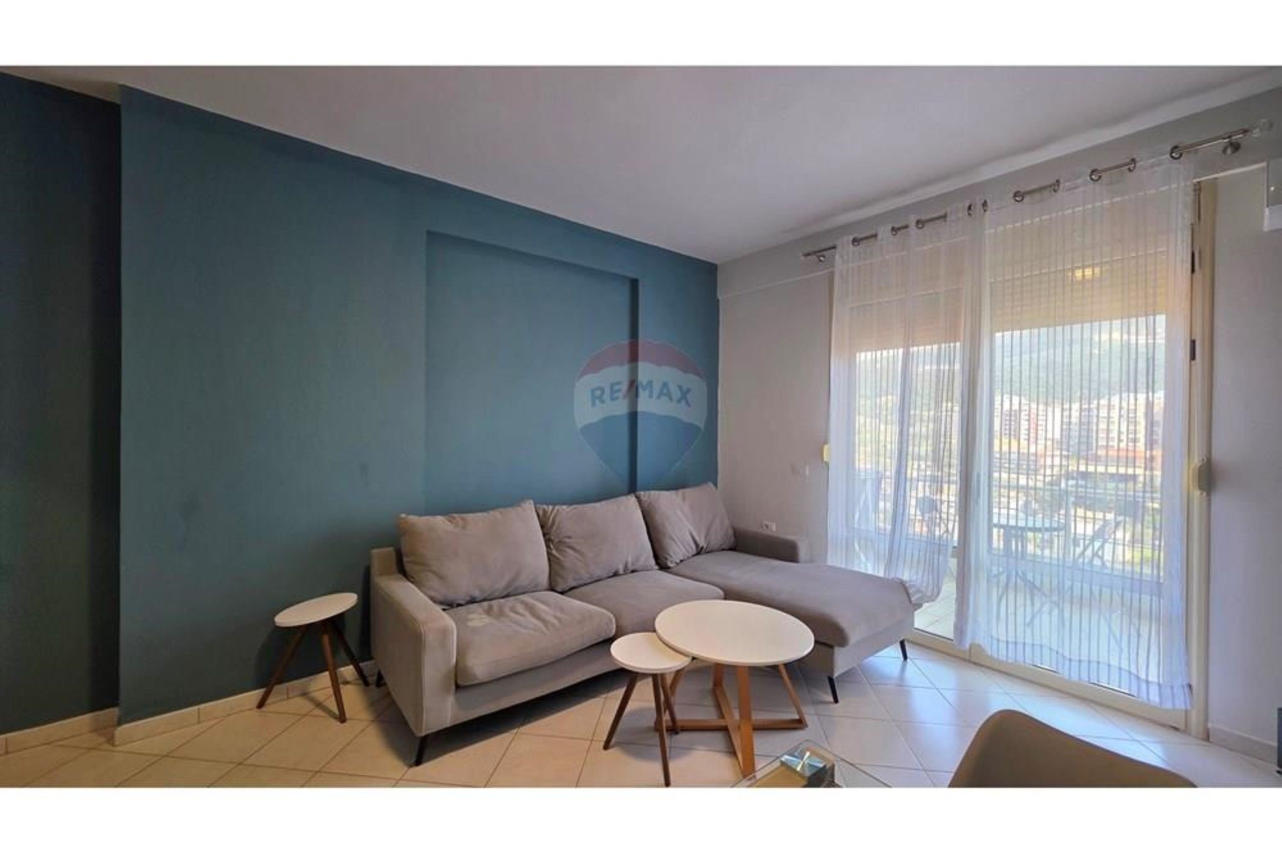 APARTAMENT 1+1 PËR SHITJE – LUNGOMARE, VLORË 2
