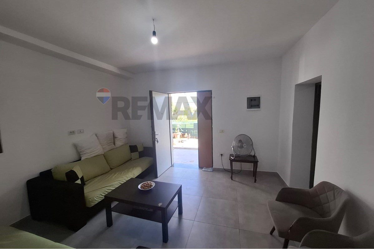 Shtëpi Private 1+1 për Qira Afatgjatë në Çole, Vlorë