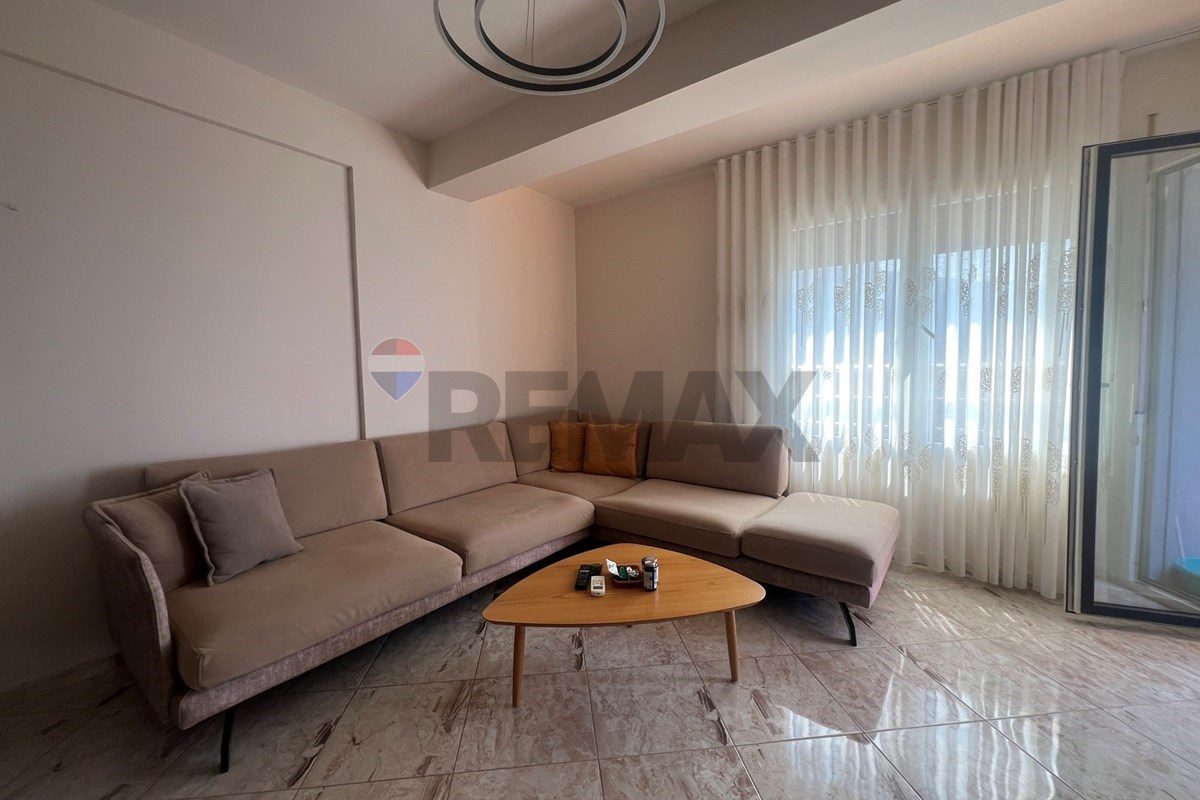 🌊 APARTAMENT 2+1+2 PËR SHITJE – LUNGOMARE, VLORË 2