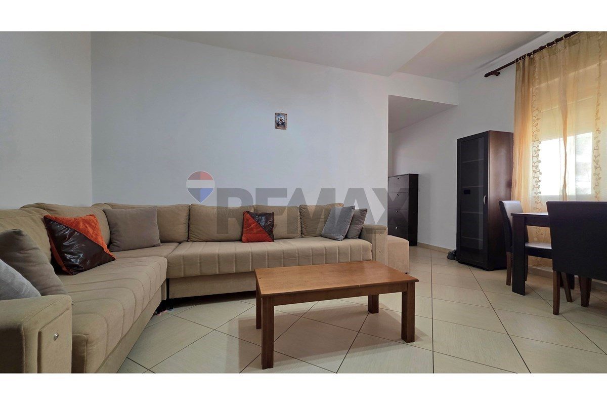 🏡 APARTAMENT 1+1 ME QIRA – LUNGOMARE, VLORË 🌊