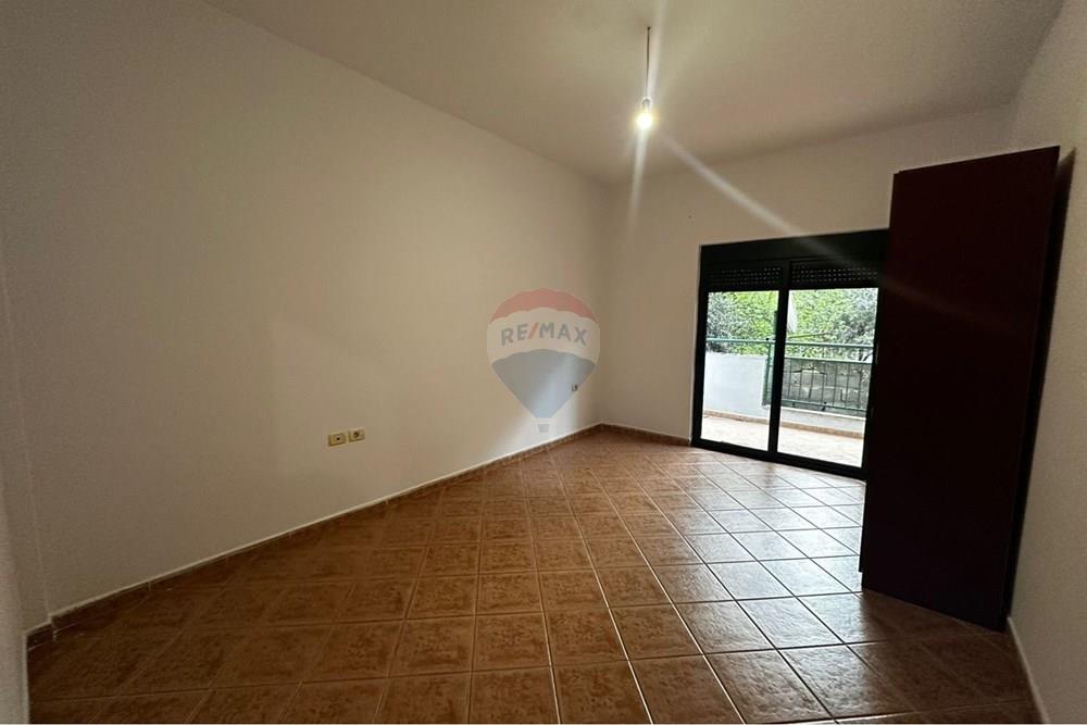 Shitet apartament 2+1+2 Vlorë 4