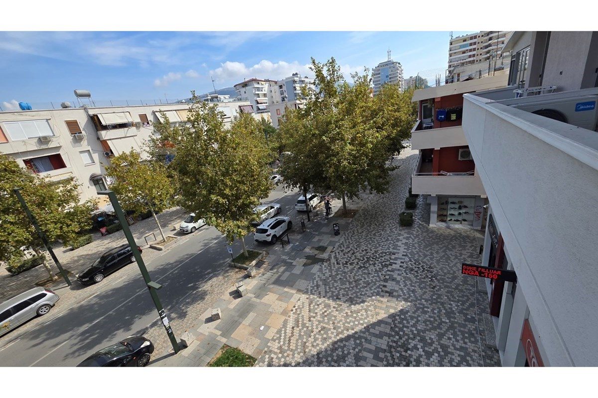 🏢 APARTAMENT 2+1+2 ME QIRA – BULEVARDI, VLORË