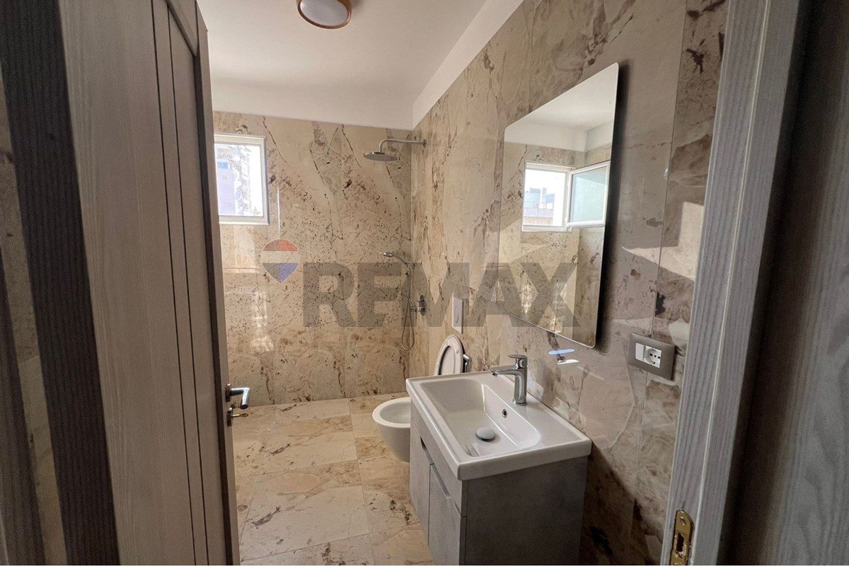 🏡 SHTËPI PRIVATE PËR QIRA – QENDËR, VLORË 3