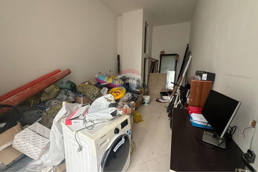 Dyqan ne shitje 30m/2 , rruga Cajupi 2