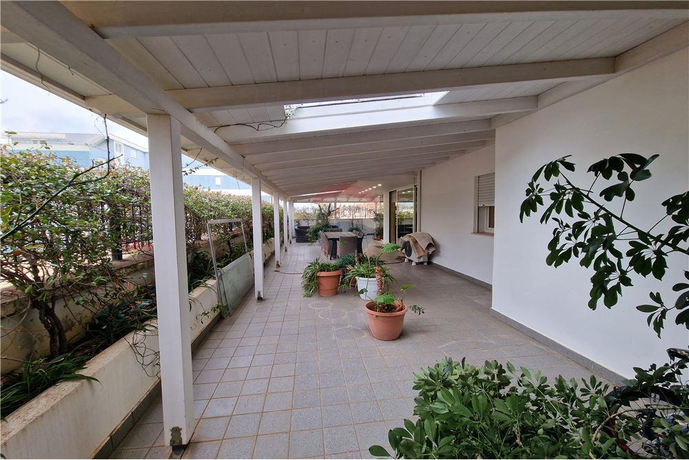✨ APARTAMENT LUKSOZ 2+1 + VERANDË NË SHITJE – LUNGO MARE, VLORË ✨ 4