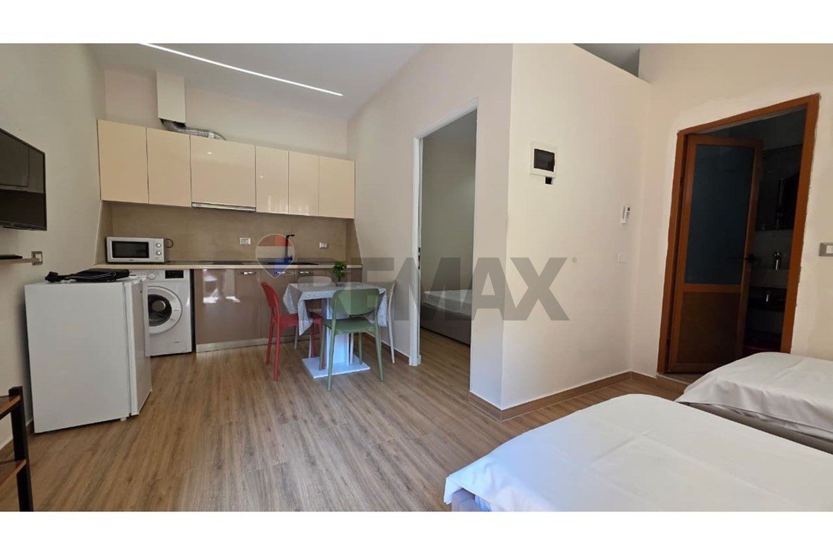 🌊 APARTAMENT 1+1 ME QIRA – LUNGOMARE, VLORË 4