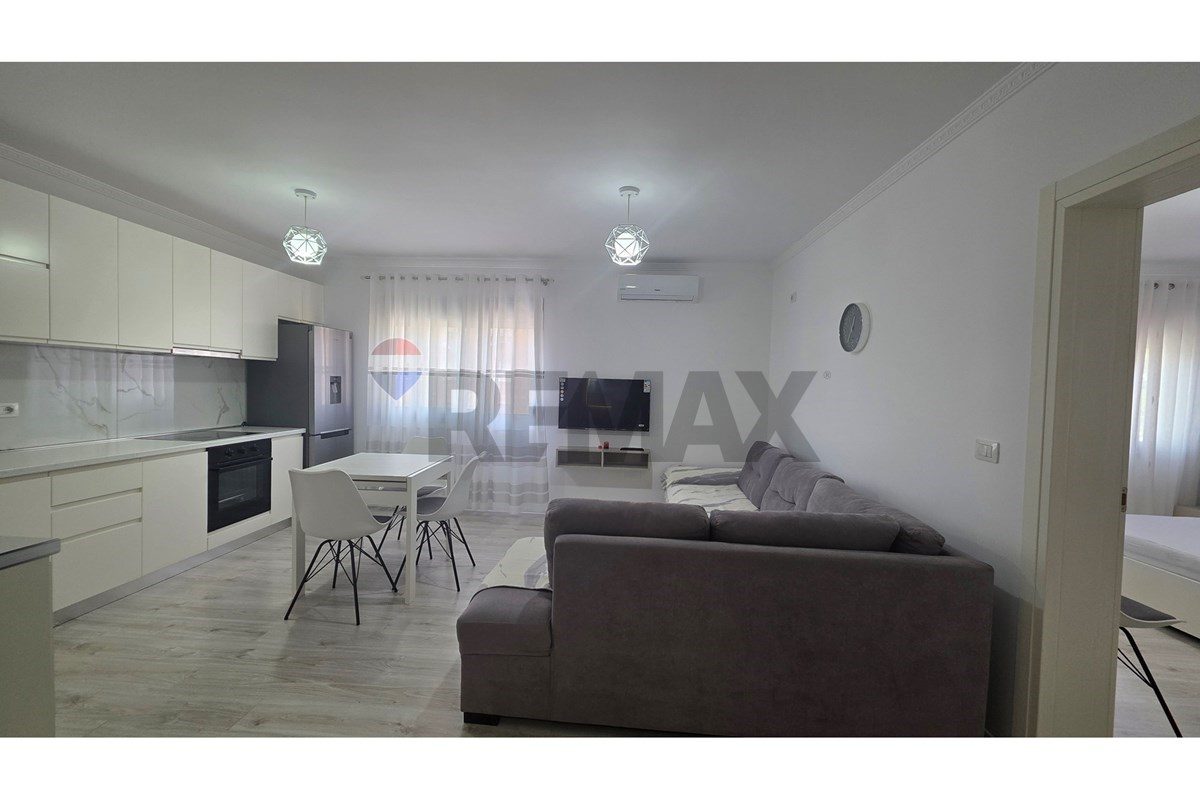 🏡 APARTAMENT 1+1 ME QIRA – ALBANO & ROMINA, VLORË