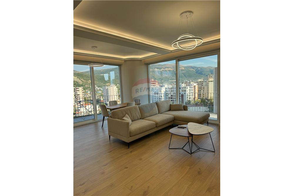 Apartament 2+1 ne shitje ne rrugen Pelivana Leskaj