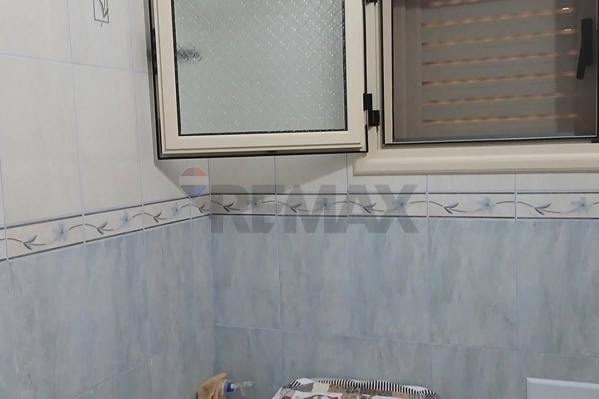 Jepet me qera kati i dytë i një vile